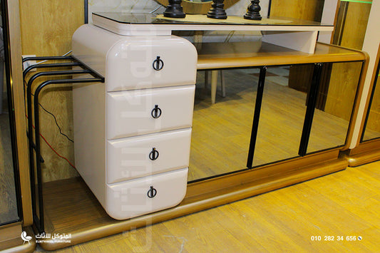 غرفة سفرة السلم