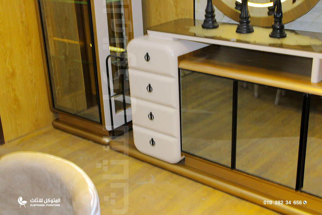 غرفة سفرة السلم