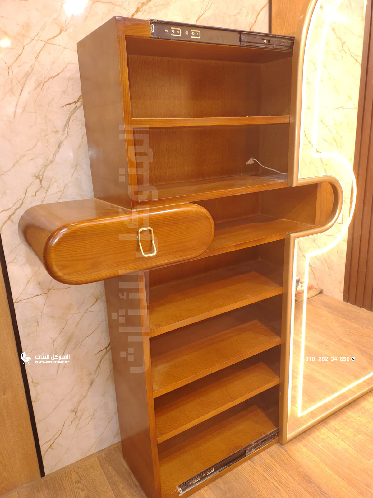 دولاب جزامة ديكوري - بمرايه ليد لايت تاتش